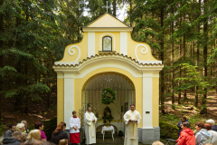 Hasnbrunn-Zajeci-pramen-mse-svata-cerven-2024-3